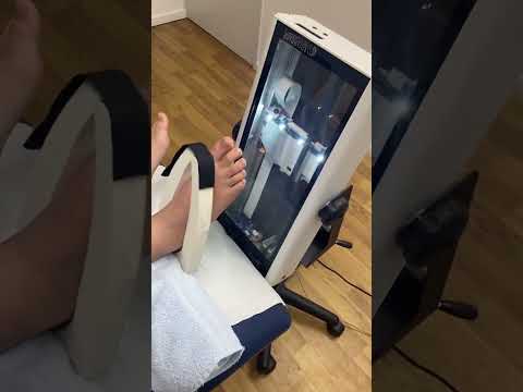 Discover the future of comfort! 👣 Experience tailor-made relief with a 3D foot scan for custom